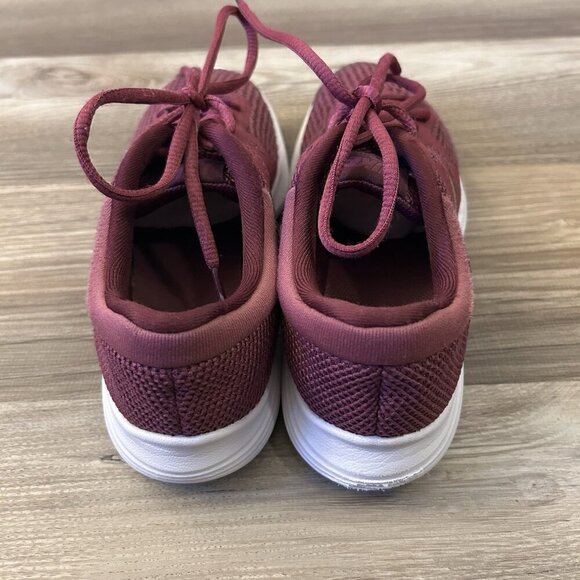 Nike Youth Revolution 4 GS Sneakers Size 3.5 Y Tea Berry White Gold Lace Up EUC - Picture 2 of 9